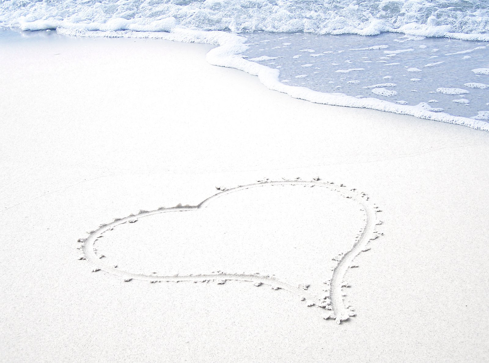 sand-heart-1314533